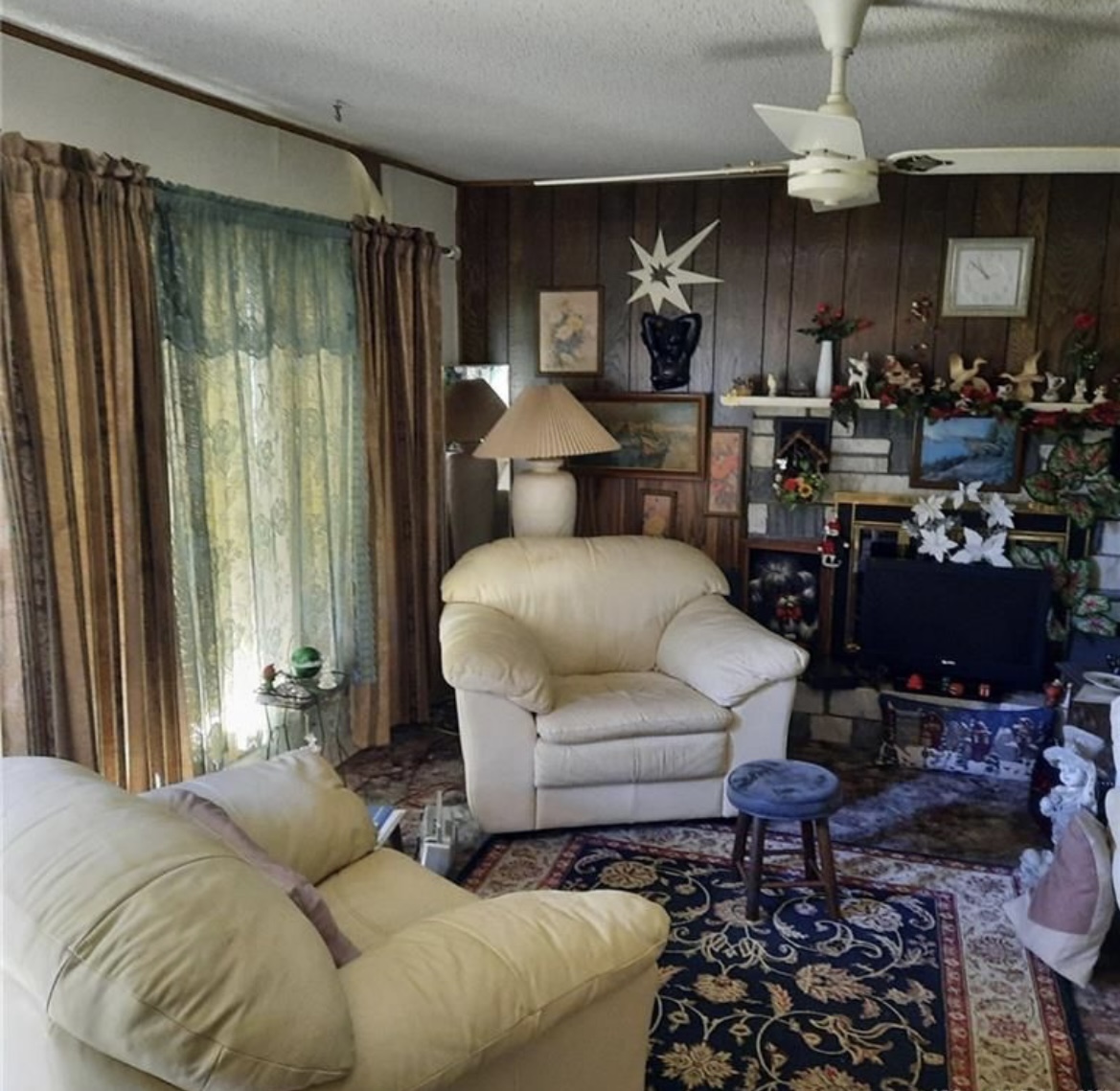 Trap Living Room 1 Before