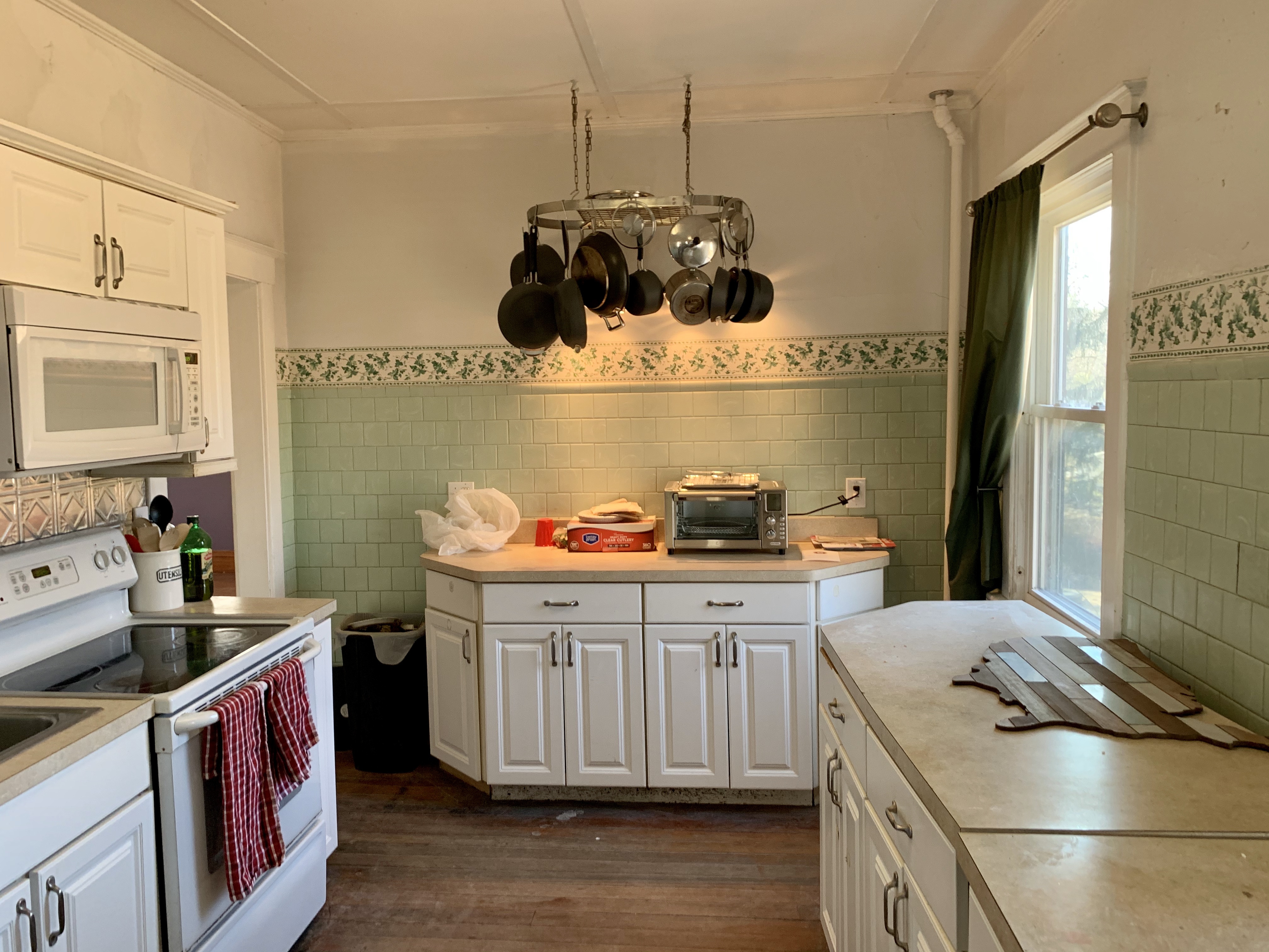 Vinton Kitchen Before